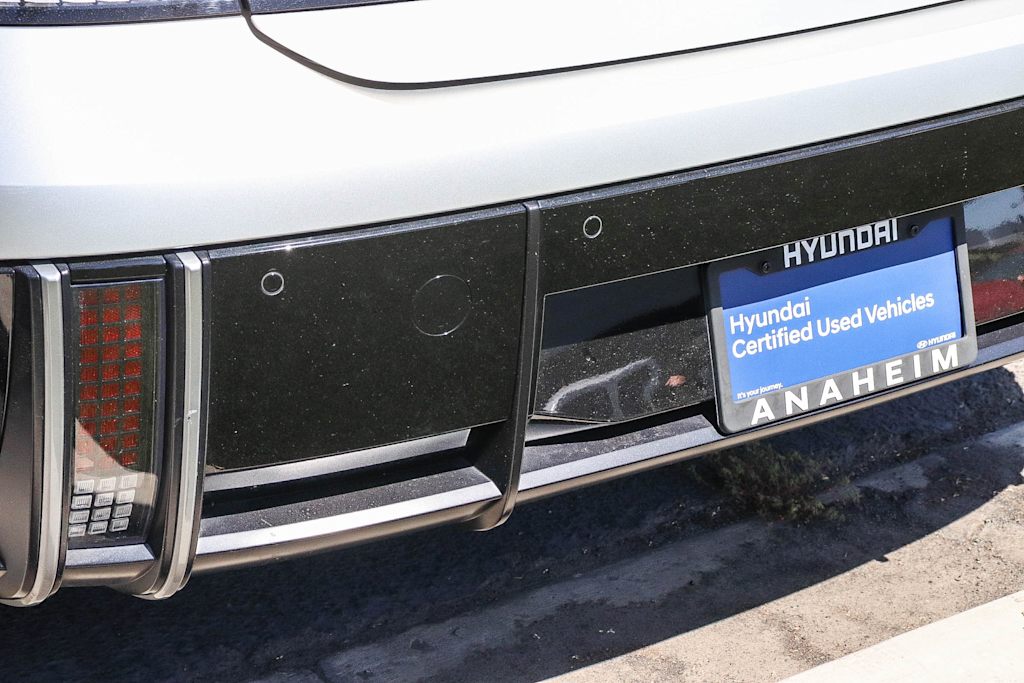 Thumbnail: 2023 Hyundai Ioniq 6 - 11