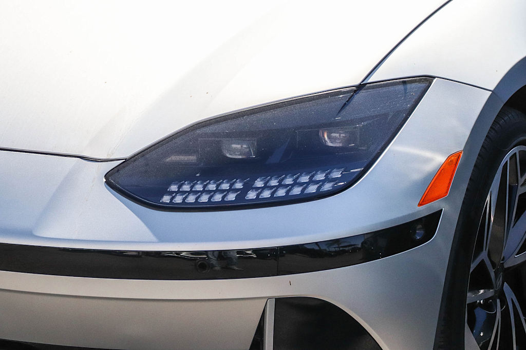 Thumbnail: 2023 Hyundai Ioniq 6 - 6