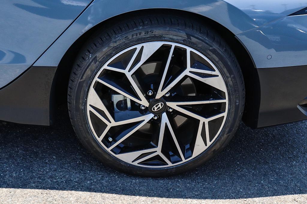 Thumbnail: 2023 Hyundai Ioniq 6 - 6