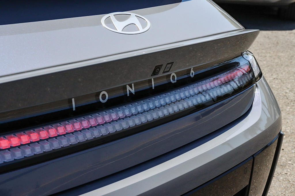 Thumbnail: 2023 Hyundai Ioniq 6 - 17