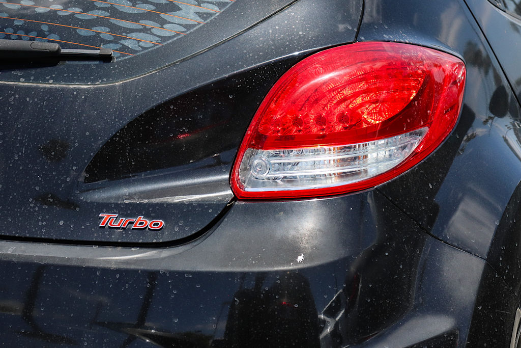 Thumbnail: 2016 Hyundai Veloster - 9