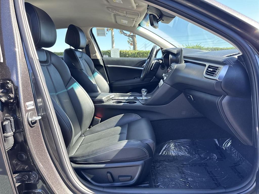 Thumbnail: 2023 Genesis G70 - 34