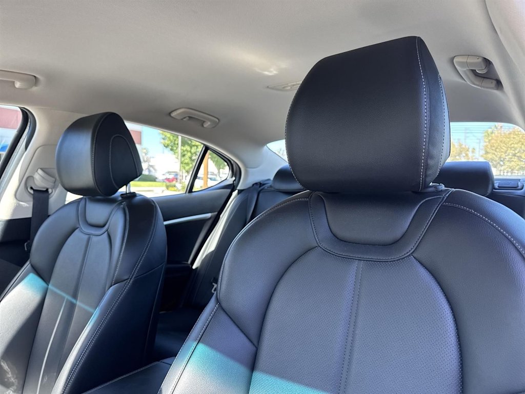 Thumbnail: 2023 Genesis G70 - 29