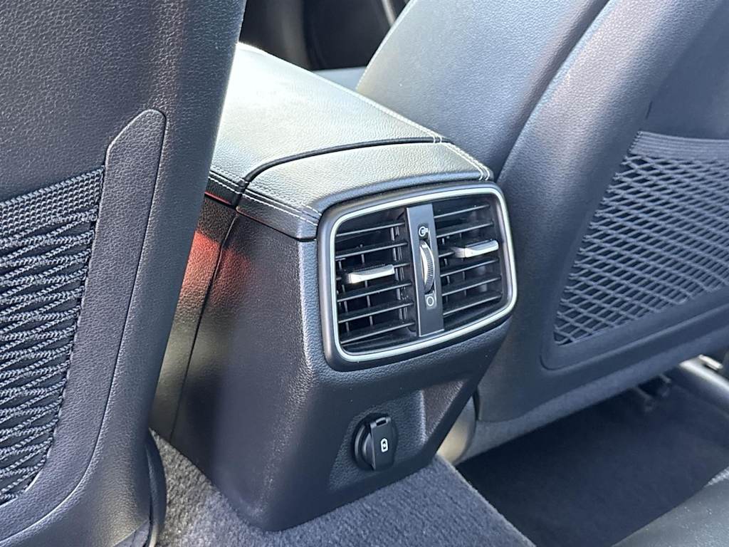 Thumbnail: 2023 Genesis G70 - 31