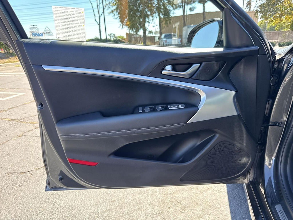 Thumbnail: 2023 Genesis G70 - 27