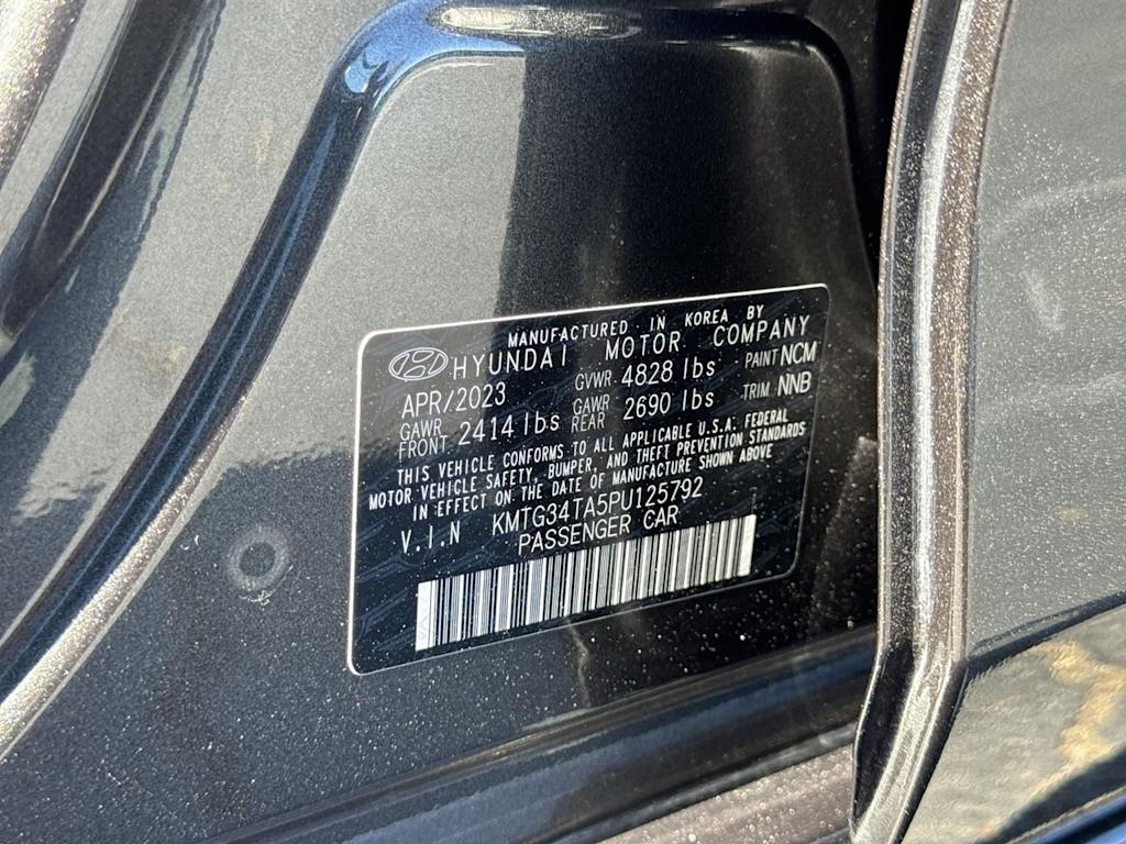 Thumbnail: 2023 Genesis G70 - 17