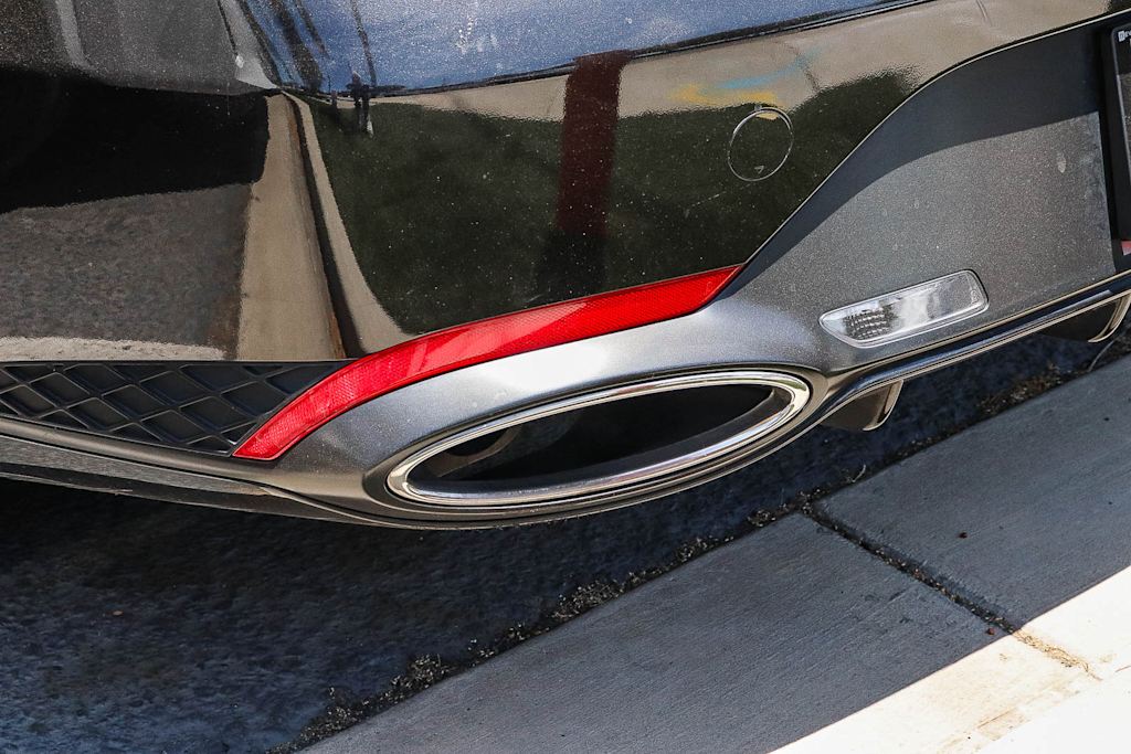 Thumbnail: 2022 Genesis G70 - 10