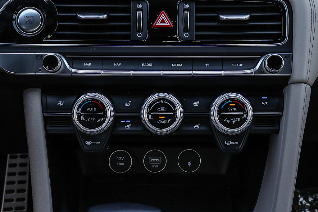 Thumbnail: 2023 Genesis G70 - 23