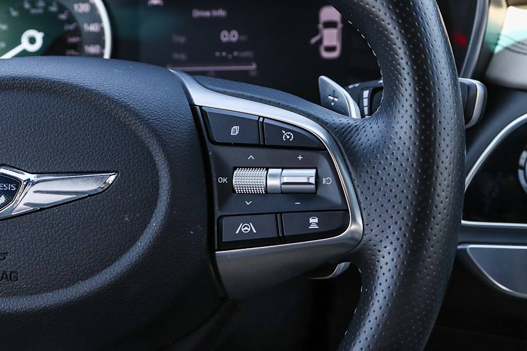 Thumbnail: 2023 Genesis G70 - 25