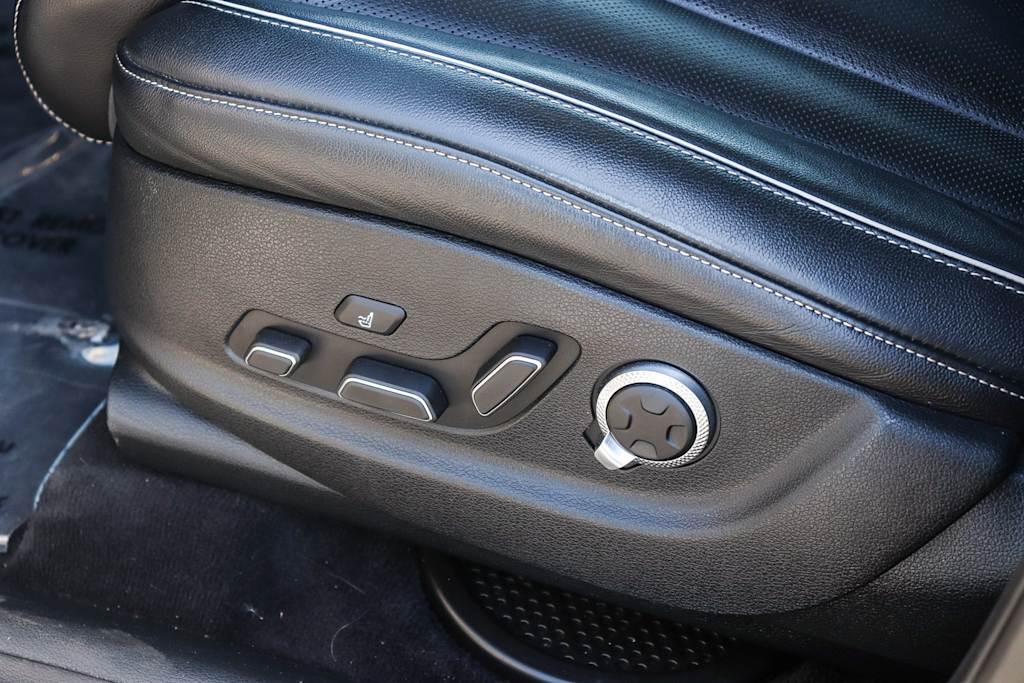 Thumbnail: 2021 Genesis GV80 - 26