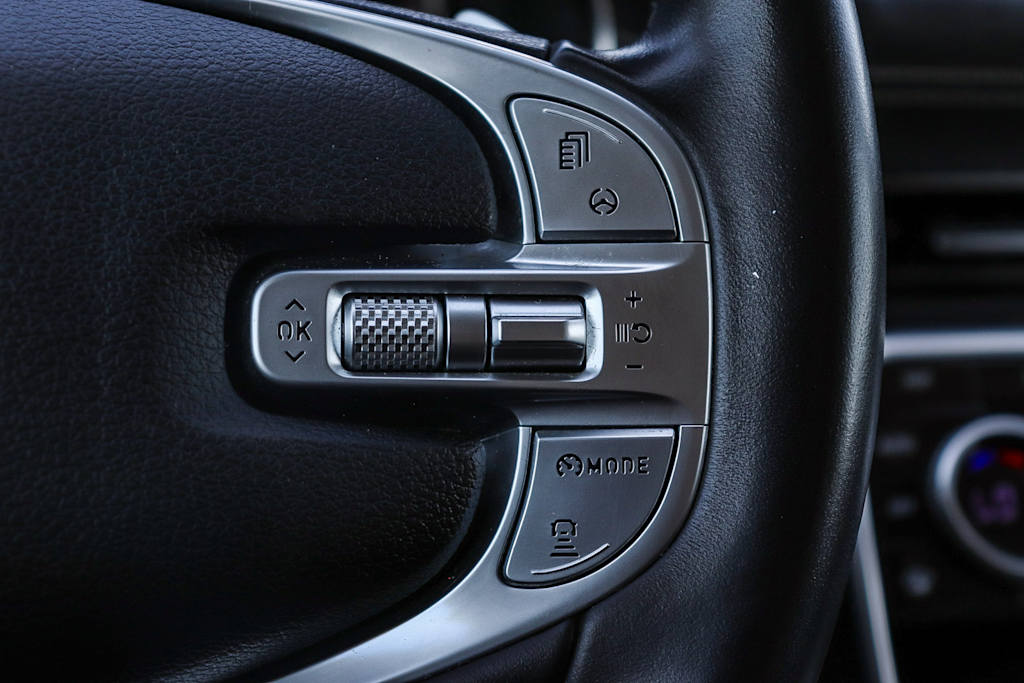 Thumbnail: 2021 Genesis GV80 - 29