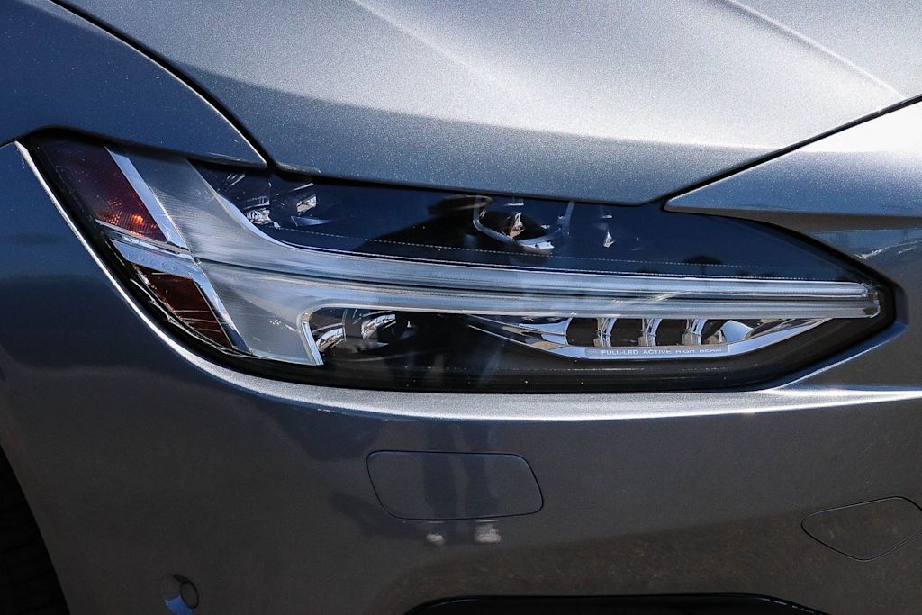 Thumbnail: 2018 Volvo S90 - 18