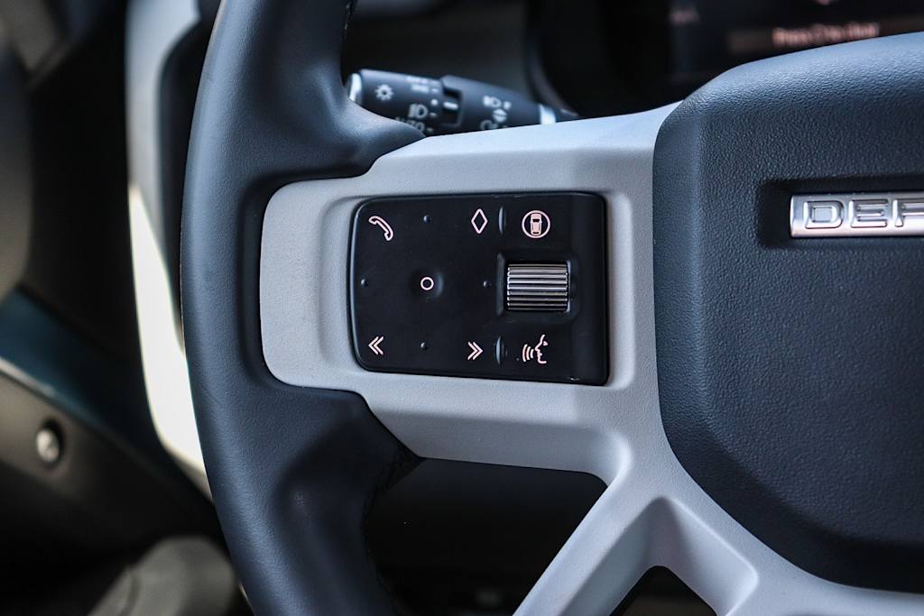 Thumbnail: 2025 Land Rover Defender - 24