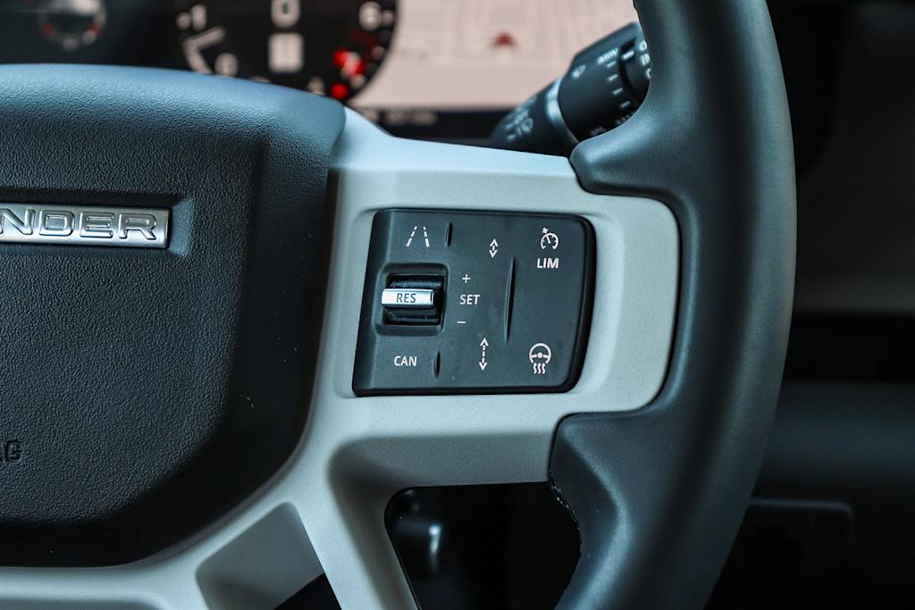 Thumbnail: 2025 Land Rover Defender - 25