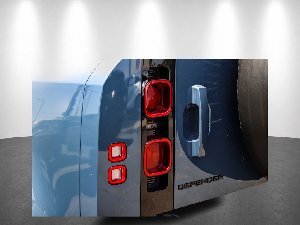 Thumbnail: 2025 Land Rover Defender - 15