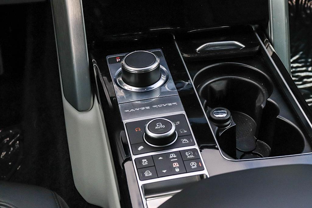 Thumbnail: 2016 Land Rover Range Rover - 13