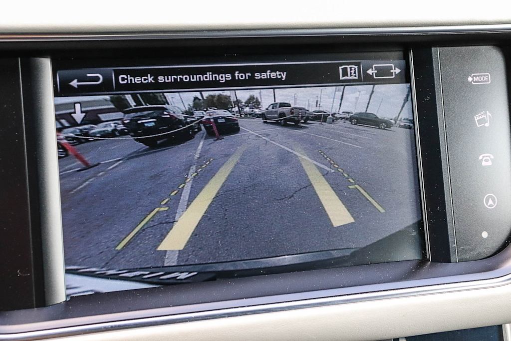 Thumbnail: 2016 Land Rover Range Rover - 32