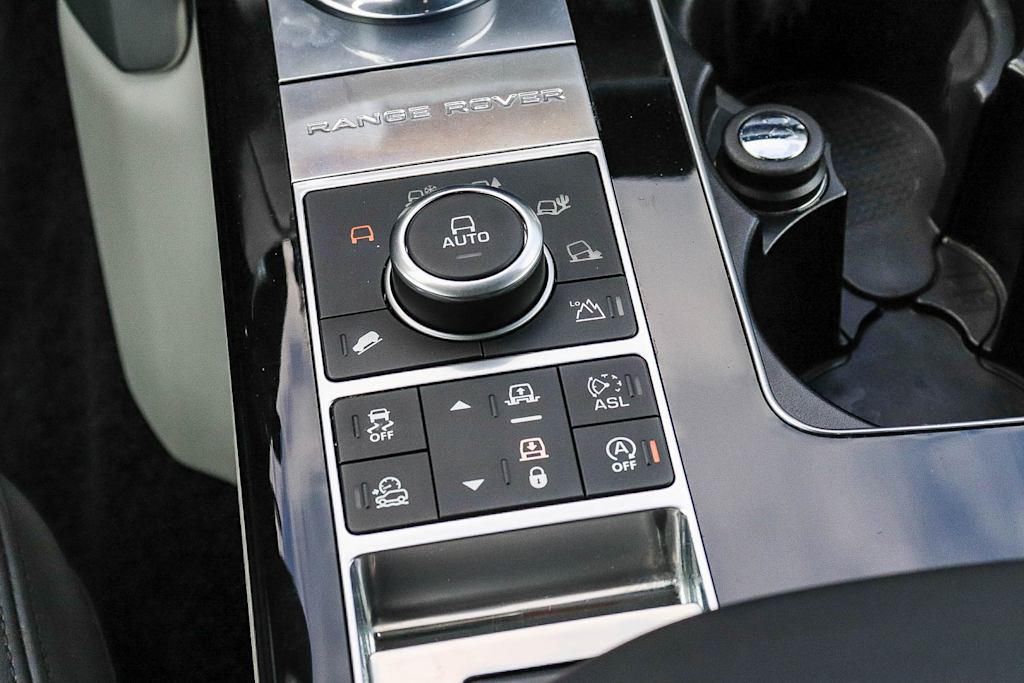 Thumbnail: 2016 Land Rover Range Rover - 28