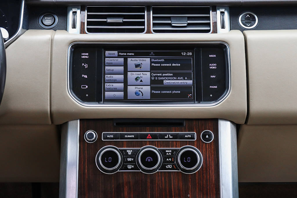 Thumbnail: 2015 Land Rover Range Rover - 23