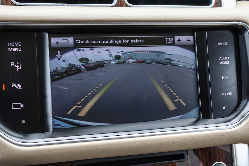 Thumbnail: 2015 Land Rover Range Rover - 31