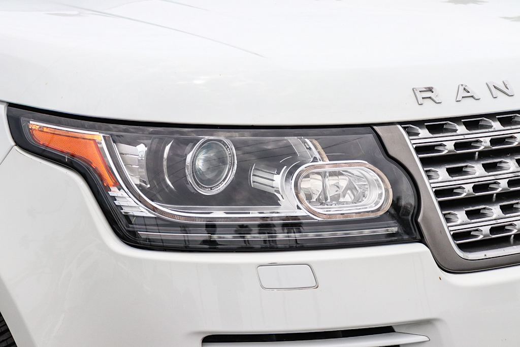 Thumbnail: 2015 Land Rover Range Rover - 18