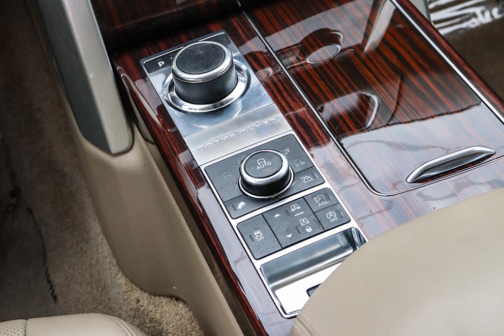 Thumbnail: 2015 Land Rover Range Rover - 14
