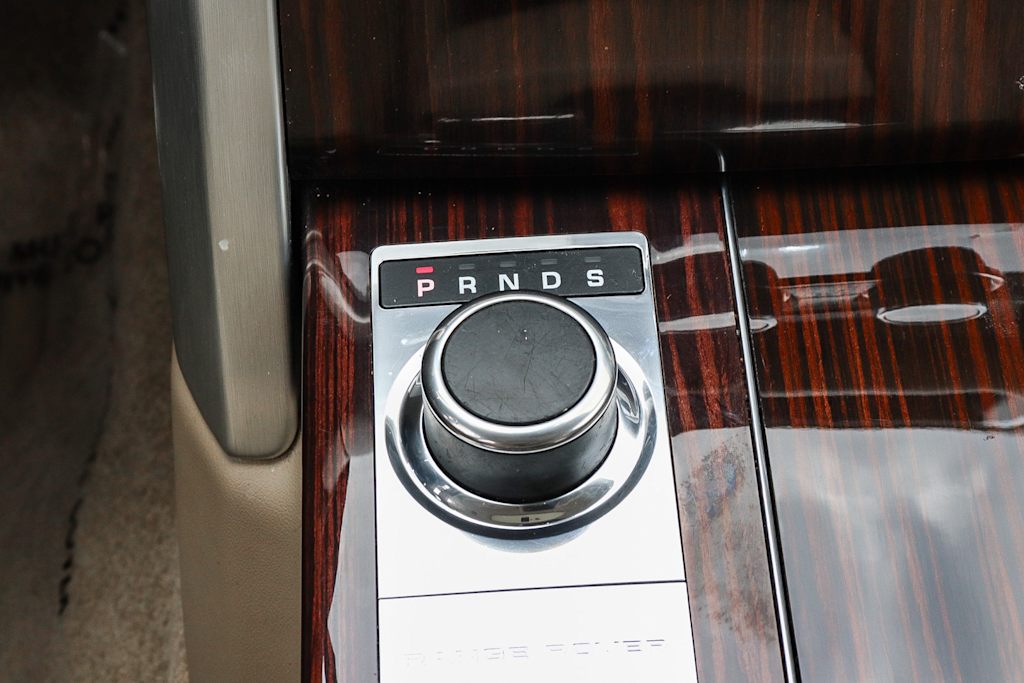 Thumbnail: 2015 Land Rover Range Rover - 27