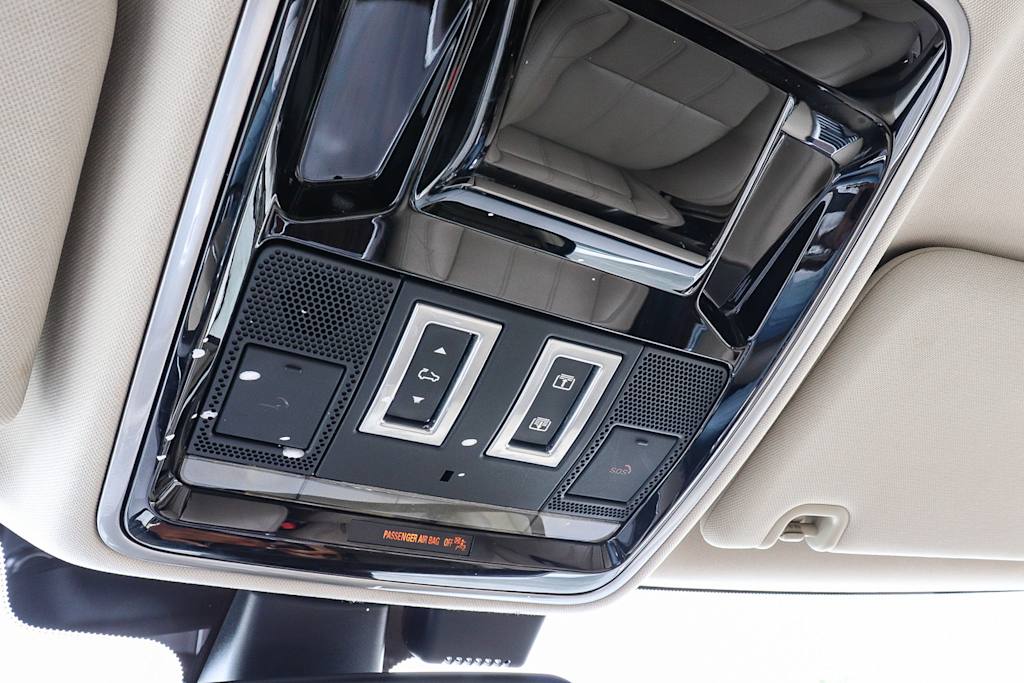 Thumbnail: 2015 Land Rover Range Rover - 8