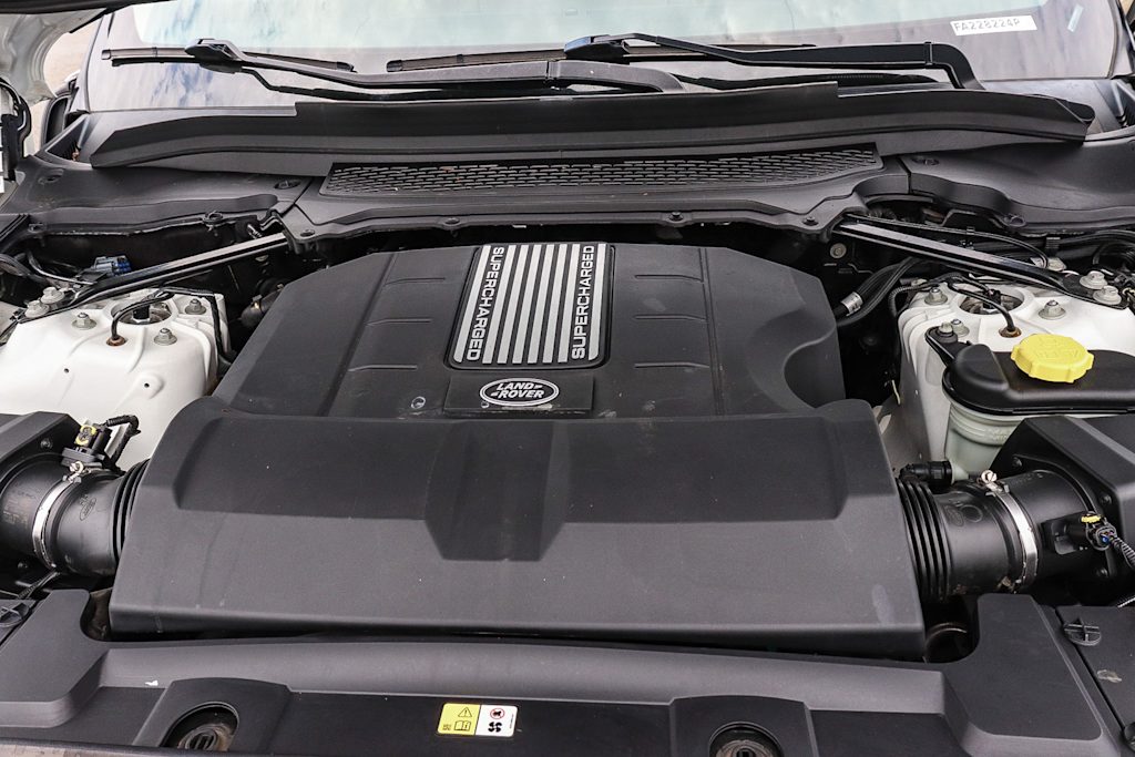 Thumbnail: 2015 Land Rover Range Rover - 34