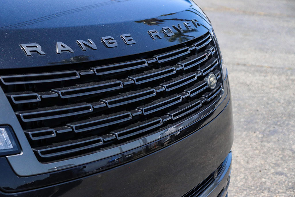 Thumbnail: 2023 Land Rover Range Rover - 17