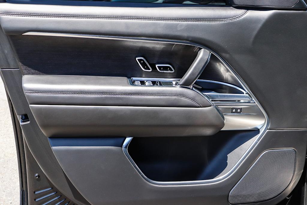Thumbnail: 2023 Land Rover Range Rover - 28