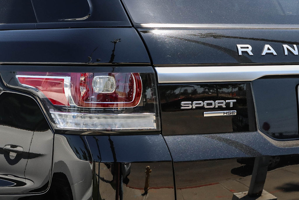 Thumbnail: 2016 Land Rover Range Rover Sport - 8