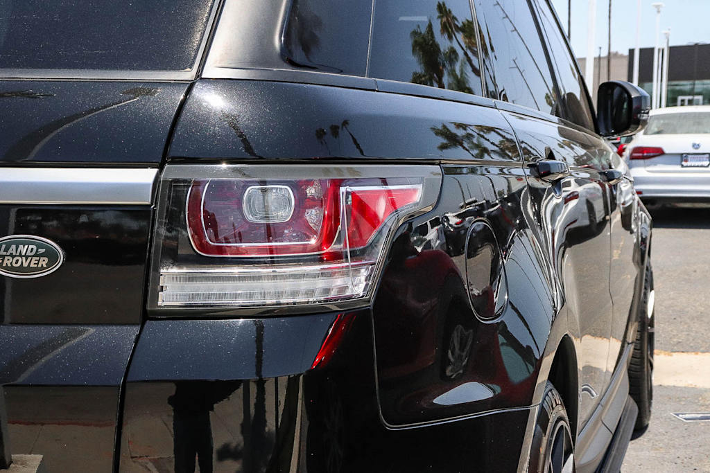 Thumbnail: 2016 Land Rover Range Rover Sport - 20
