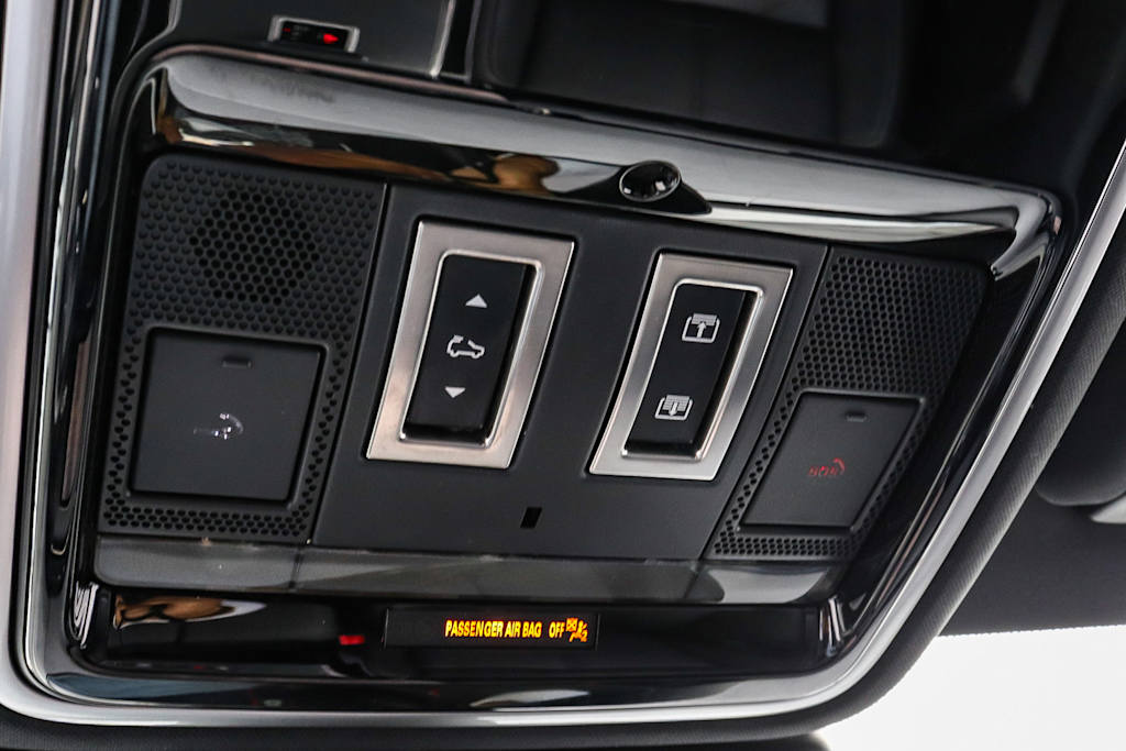 Thumbnail: 2024 Land Rover Range Rover Velar - 29