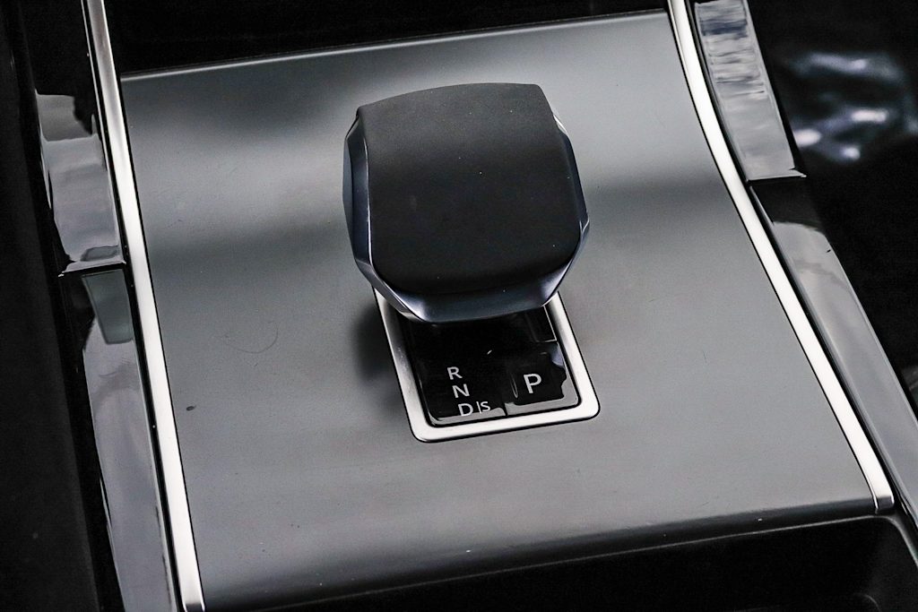 Thumbnail: 2024 Land Rover Range Rover Velar - 24