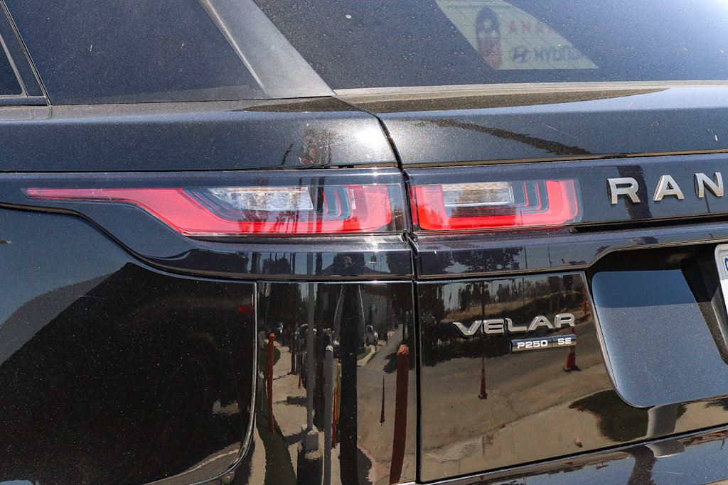 Thumbnail: 2018 Land Rover Range Rover Velar - 11