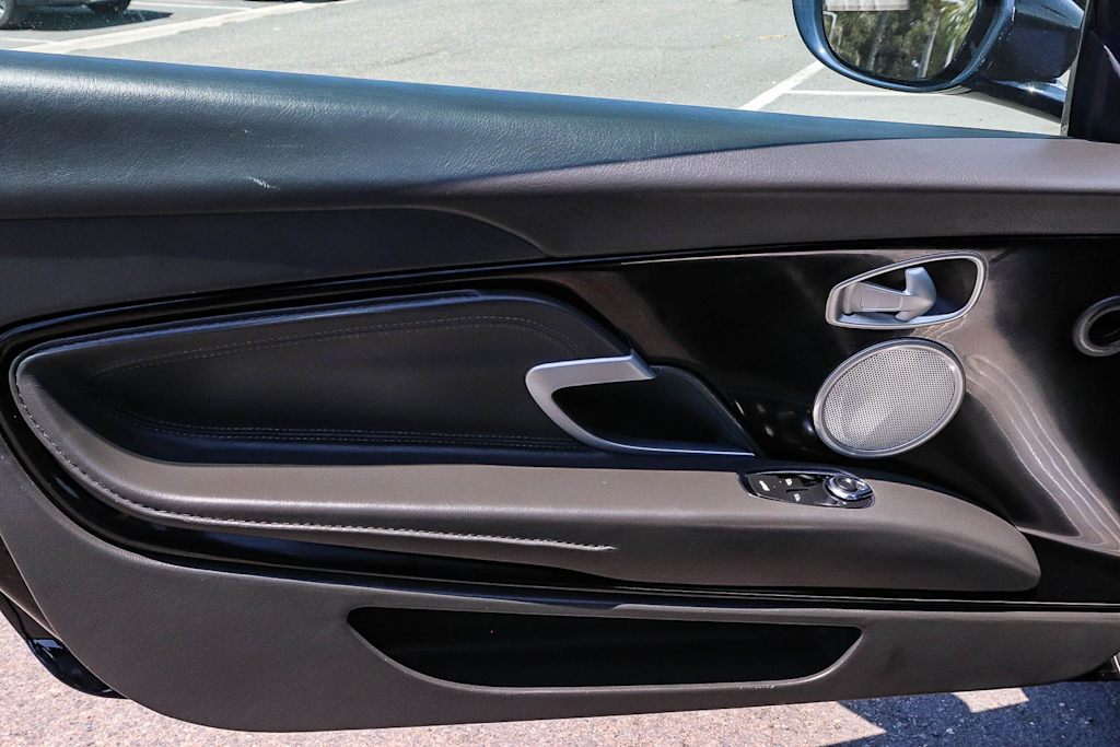 Thumbnail: 2020 Aston Martin DB11 - 28