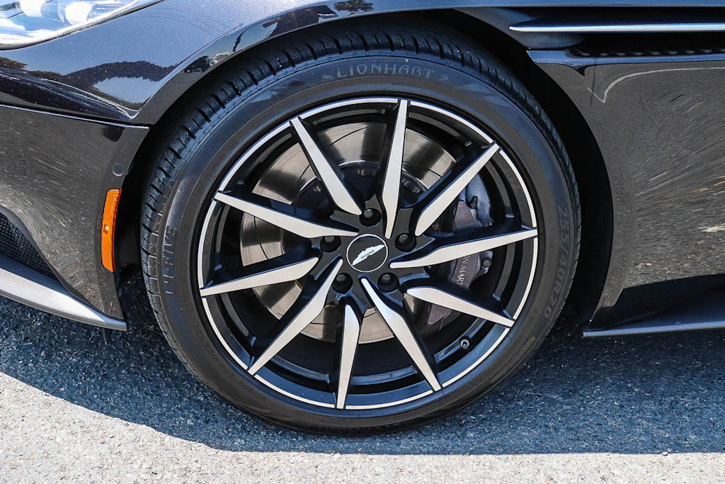 Thumbnail: 2020 Aston Martin DB11 - 21