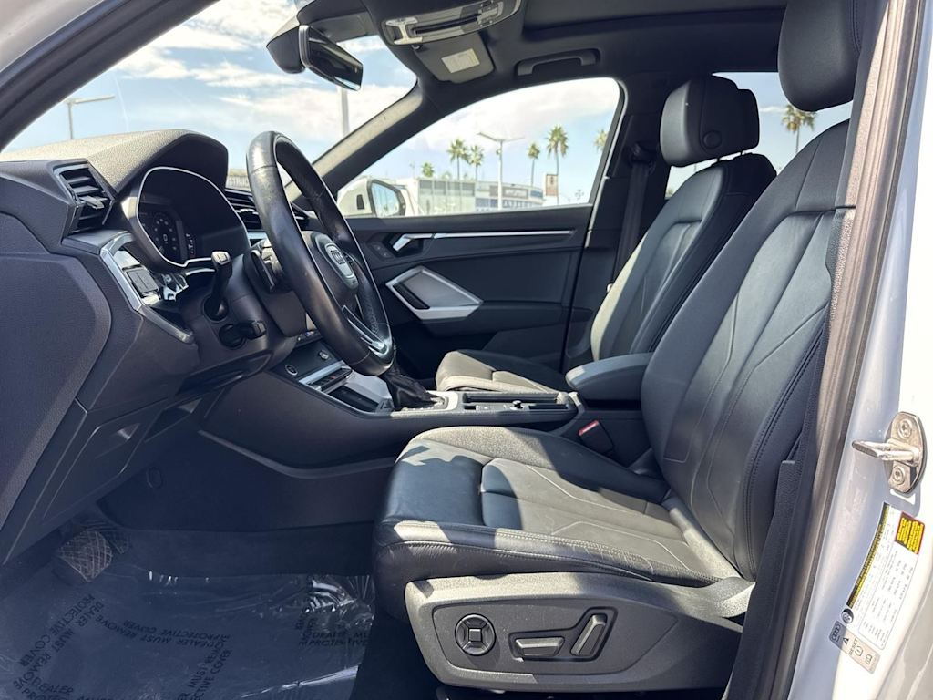 Thumbnail: 2024 Audi Q3 - 9