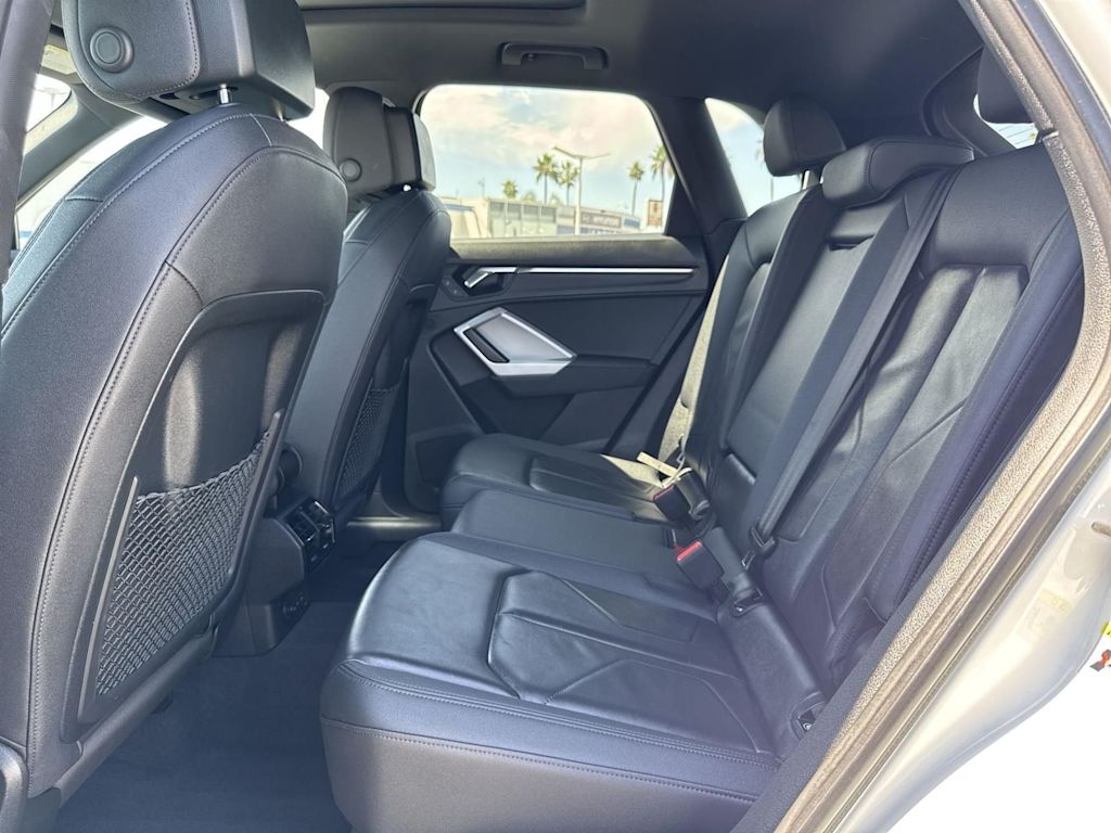 Thumbnail: 2024 Audi Q3 - 11