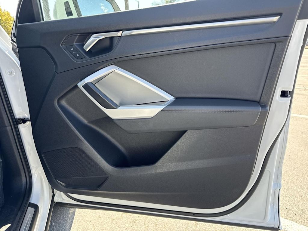 Thumbnail: 2024 Audi Q3 - 33