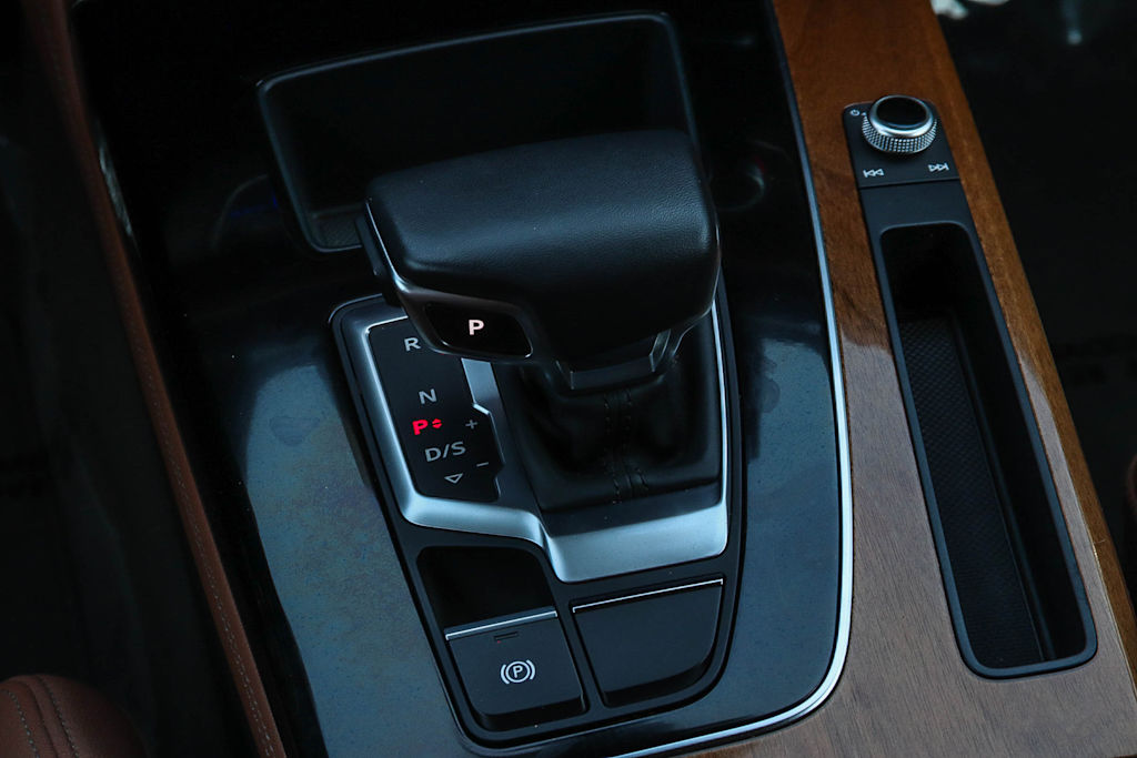 Thumbnail: 2023 Audi Q5 - 13