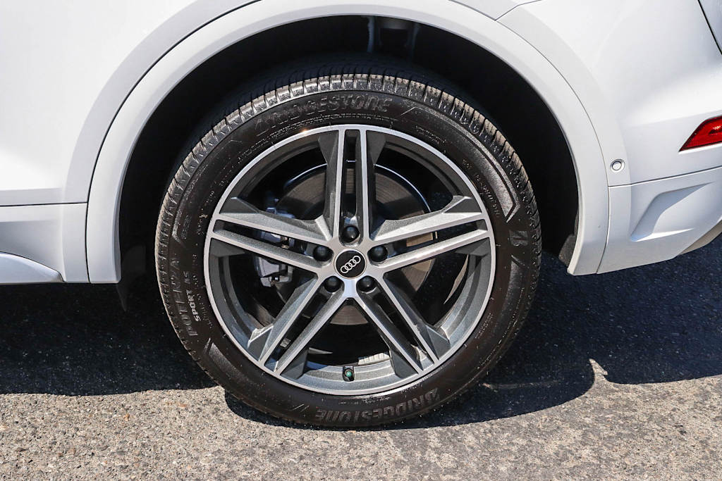 Thumbnail: 2023 Audi Q5 - 6