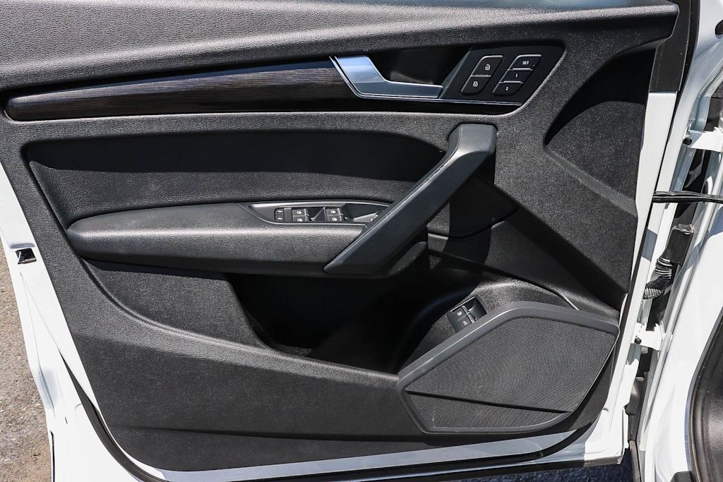 Thumbnail: 2020 Audi Q5 - 32