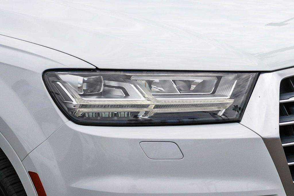 Thumbnail: 2017 Audi Q7 - 17