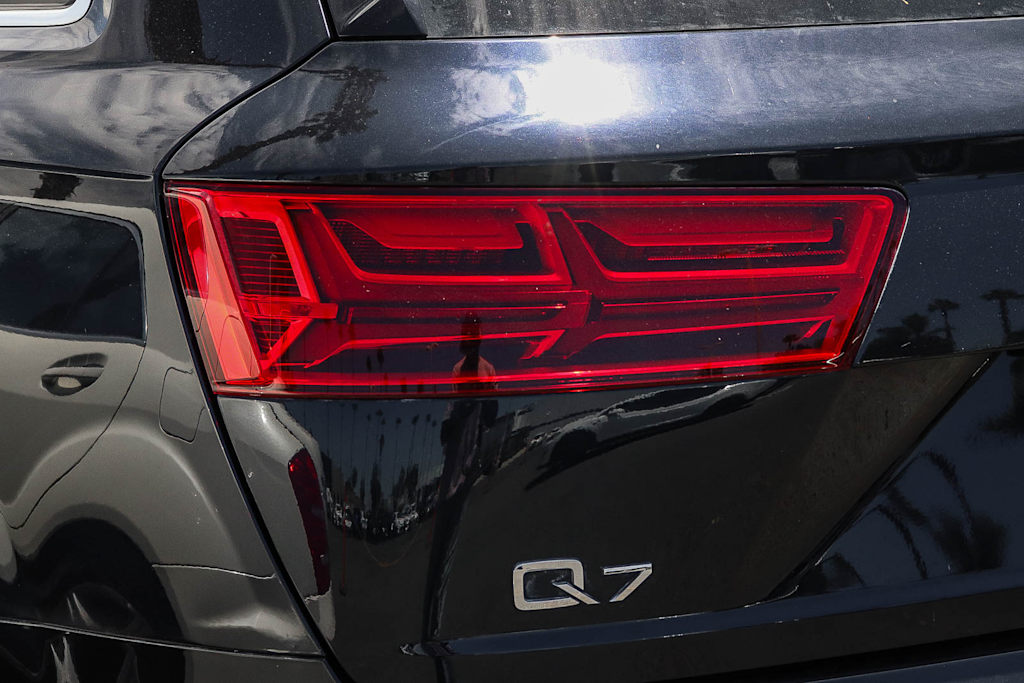 Thumbnail: 2018 Audi Q7 - 12