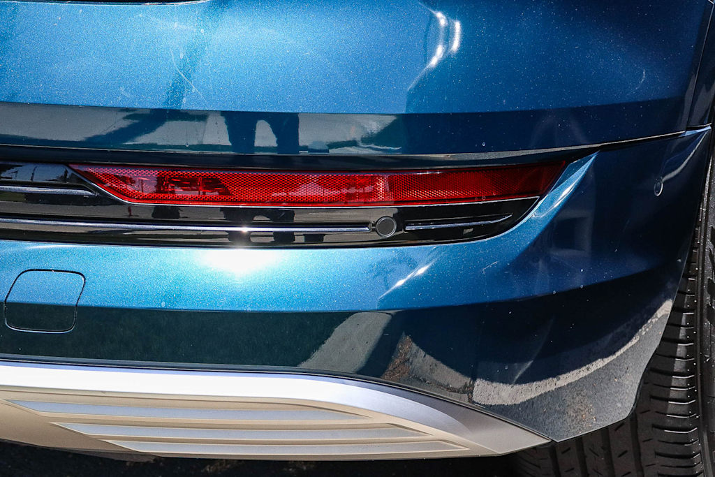 Thumbnail: 2019 Audi e-tron - 17