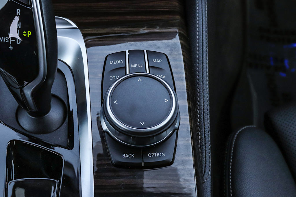 Thumbnail: 2021 BMW 5 Series - 27