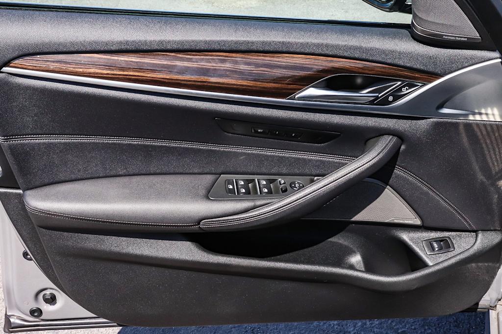Thumbnail: 2021 BMW 5 Series - 30