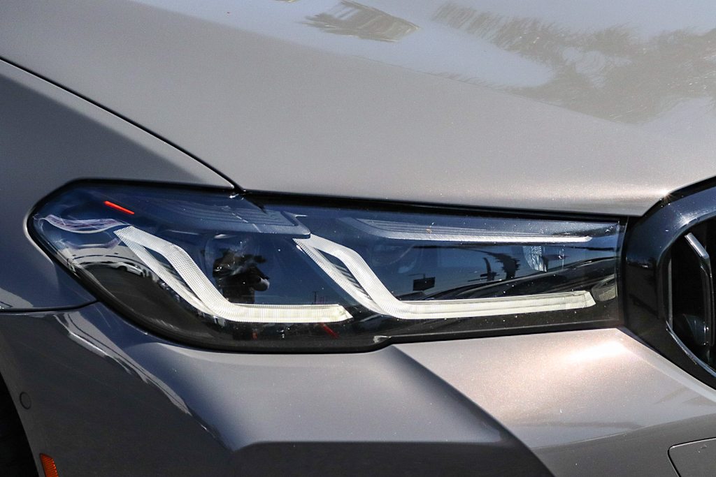 Thumbnail: 2021 BMW 5 Series - 17